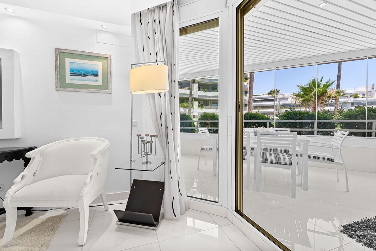 4 bedroom Apartment for sale in Marbella with pool - € 3,300,000 (Ref: 9976562)