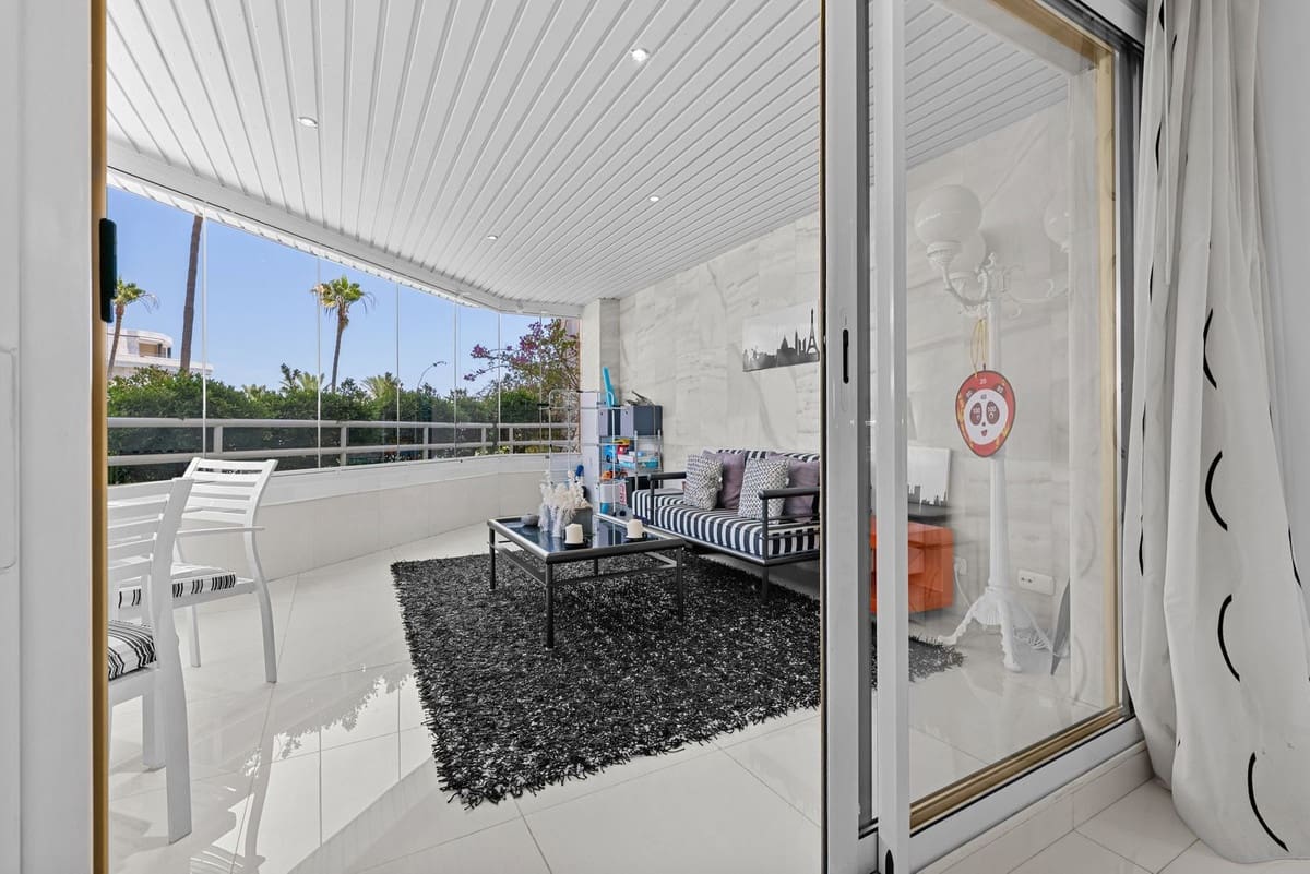 4 bedroom Apartment for sale in Marbella with pool - € 3,300,000 (Ref: 9976562)