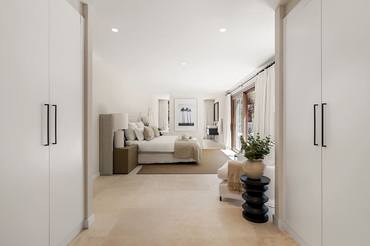 4 bedroom Villa for sale in Nueva Andalucia with pool - € 4,995,000 (Ref: 9976563)