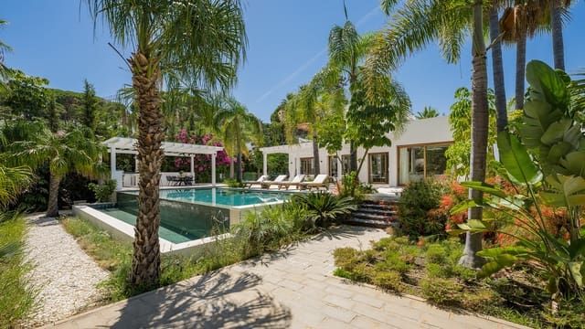 4 bedroom Villa for sale in Las Brisas, Marbella with pool - € 4,995,000 (Ref: 9976563)