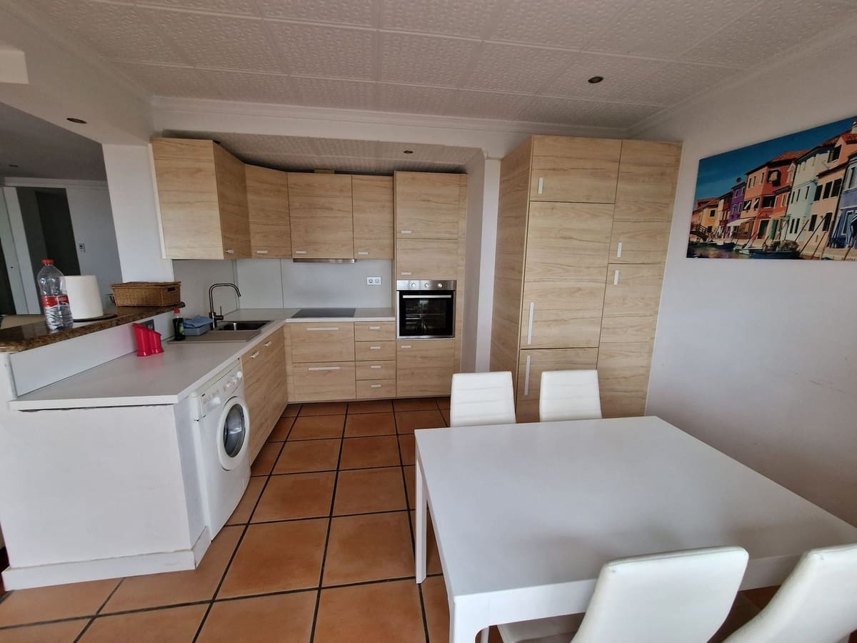 2 slaapkamer Appartement te koop in Estepona - € 610.000 (Ref: 9976564)
