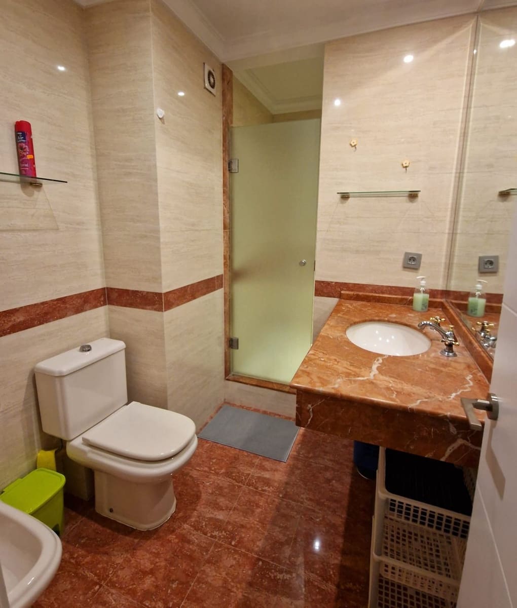 2 slaapkamer Appartement te koop in Estepona - € 610.000 (Ref: 9976564)