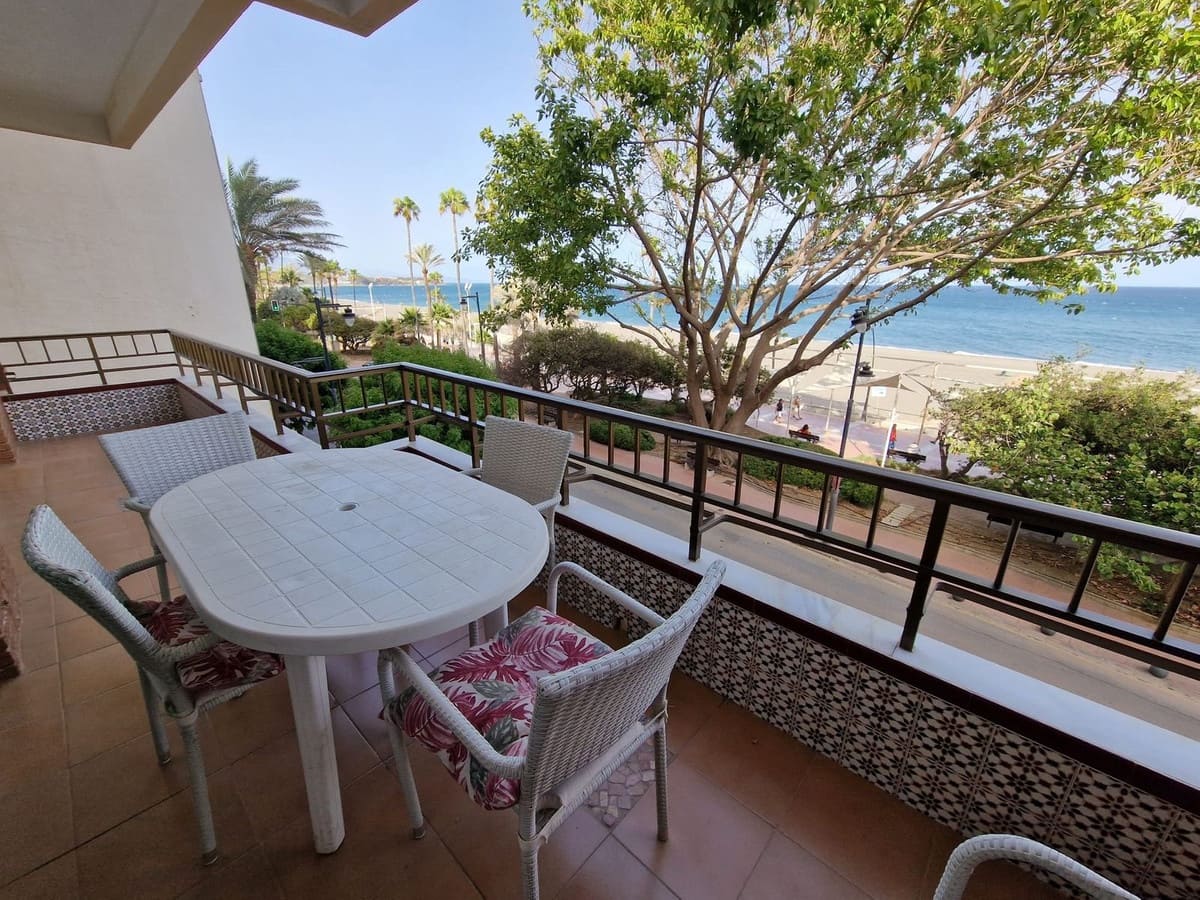 2 slaapkamer Appartement te koop in Estepona - € 610.000 (Ref: 9976564)