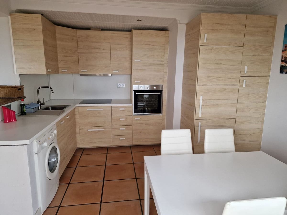 2 slaapkamer Appartement te koop in Estepona - € 610.000 (Ref: 9976564)