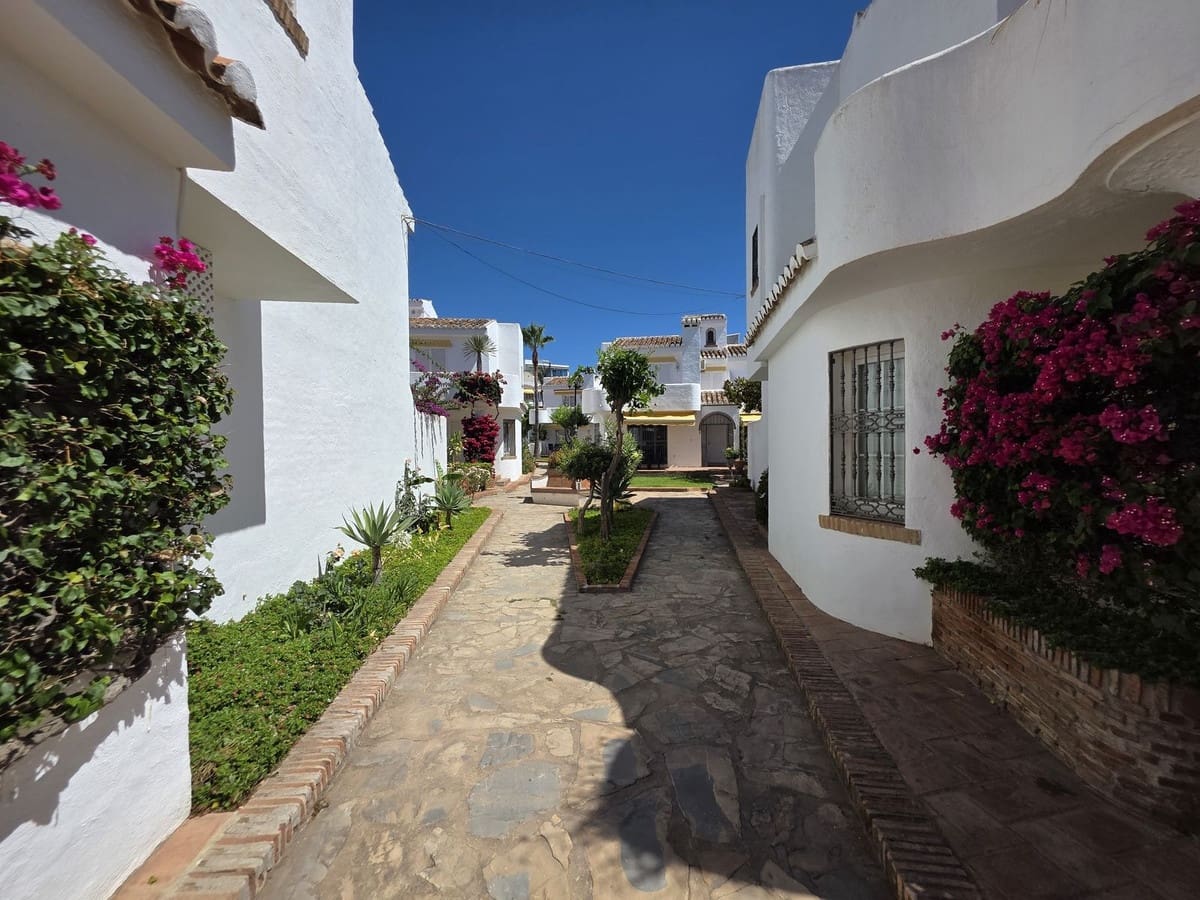 3 bedroom Townhouse for sale in La Cala de Mijas with pool - € 925,000 (Ref: 9976565)