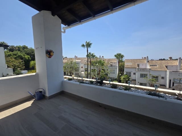 Casa de 5 habitaciones en Golden Mile, Marbella en venta con piscina - 1.695.000 € (Ref: 9976566)