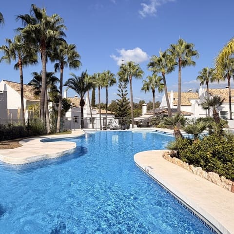 5 sovrum Hus till salu i Golden Mile, Marbella med pool garage - 1 695 000 € (Ref: 9976566)