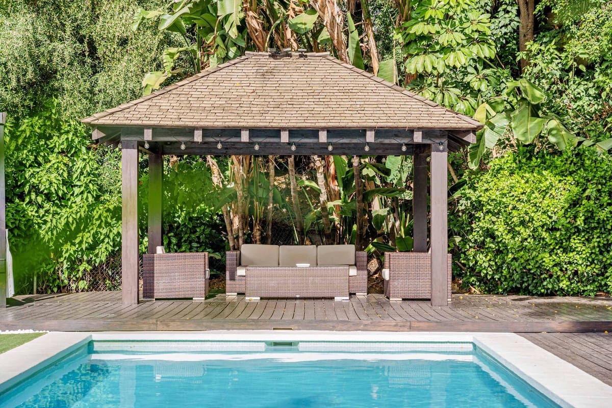 Chalet de 5 habitaciones en El Rosario en venta con piscina - 2.590.000 € (Ref: 9976567)