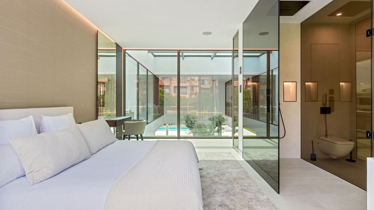 5 soveværelse Villa til salg i Golden Mile med swimmingpool - € 11.300.000 (Ref: 9976568)