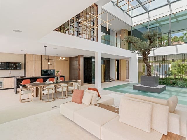 5 soveværelse Villa til salg i Golden Mile, Marbella med swimmingpool - € 11.300.000 (Ref: 9976568)