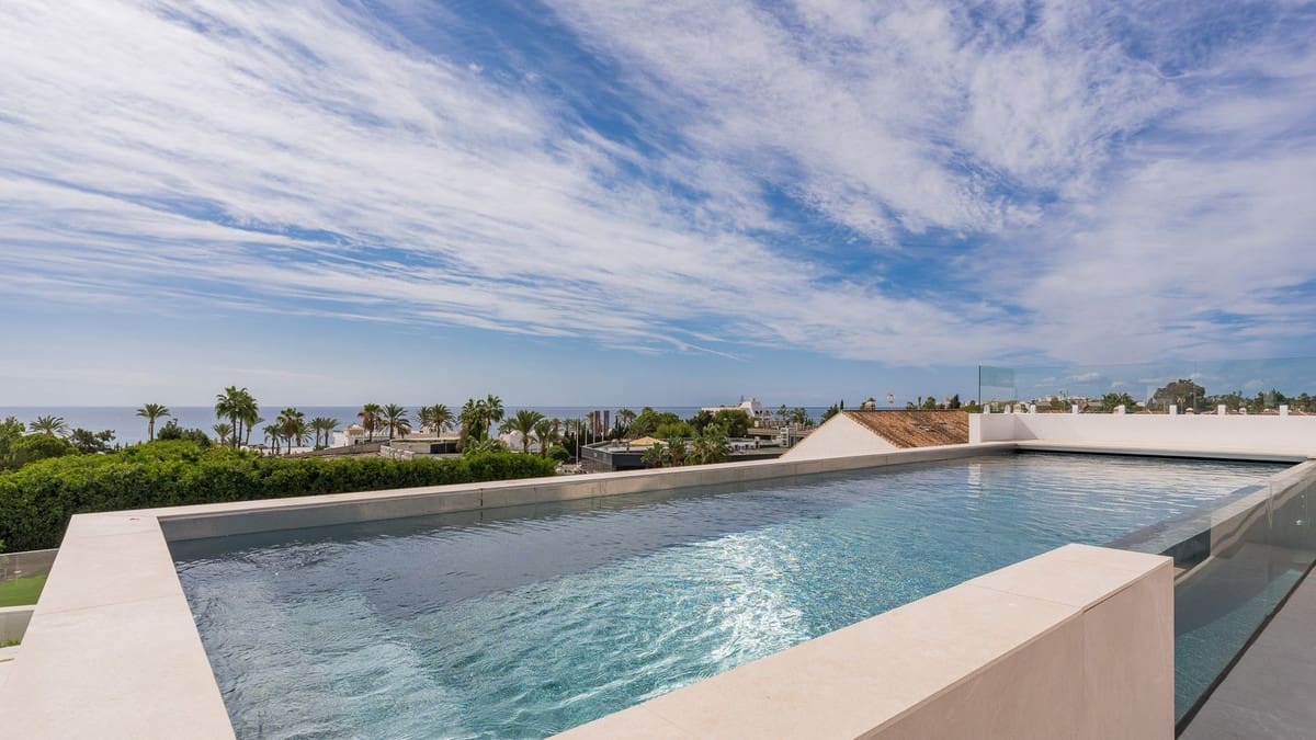 5 soveværelse Villa til salg i Golden Mile med swimmingpool - € 11.300.000 (Ref: 9976568)