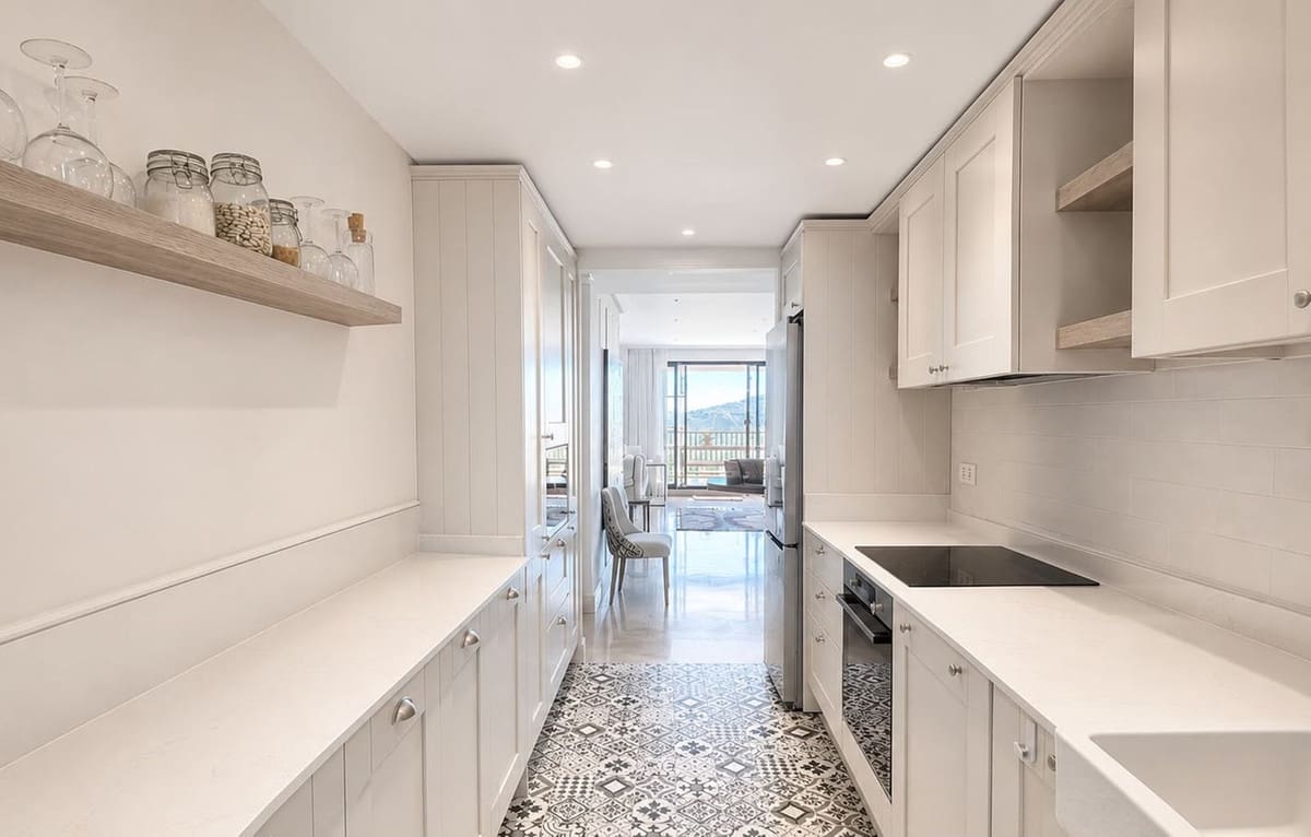 2 bedroom Apartment for sale in Los Arqueros with pool - € 575,000 (Ref: 9976569)