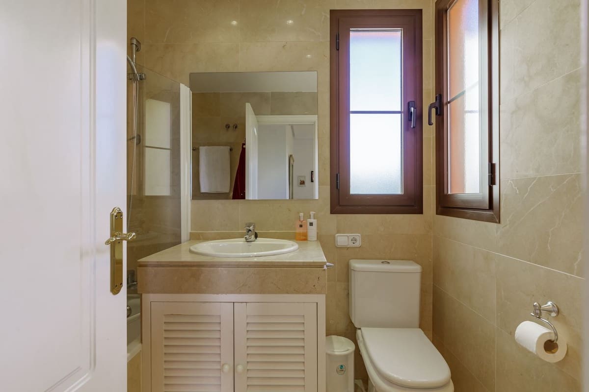 2 bedroom Apartment for sale in Los Arqueros with pool - € 575,000 (Ref: 9976569)