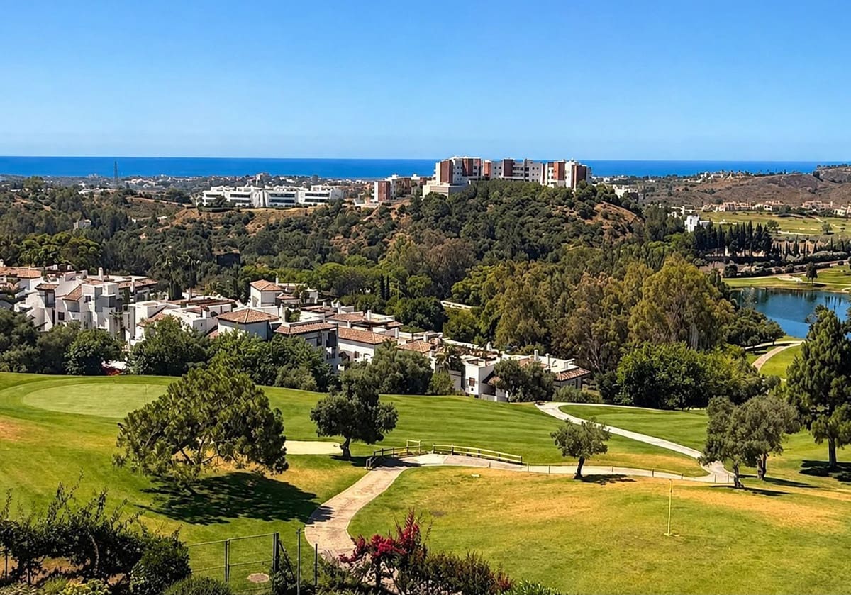 2 bedroom Apartment for sale in Los Arqueros with pool - € 575,000 (Ref: 9976569)