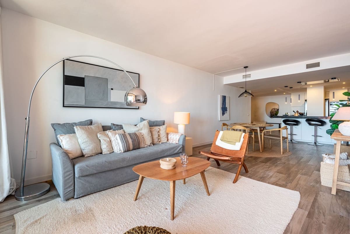 Apartamento de 2 habitaciones en Nueva Andalucia en venta con piscina garaje - 849.000 € (Ref: 9976571)