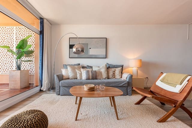 Apartamento de 2 habitaciones en Nueva Andalucia, Marbella en venta con piscina garaje - 849.000 € (Ref: 9976571)