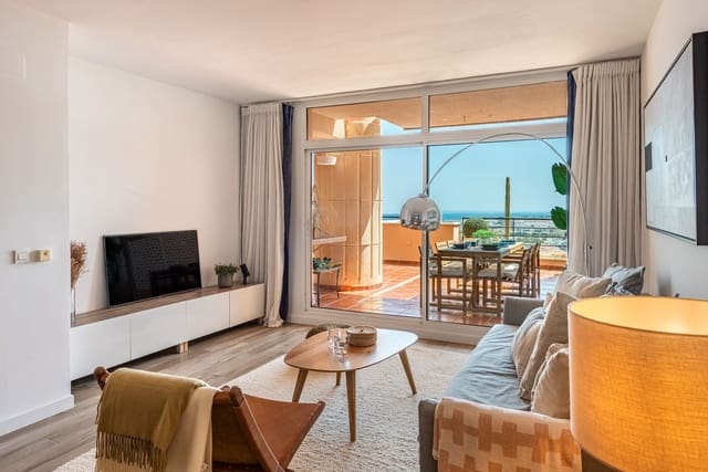 Apartamento de 2 habitaciones en Nueva Andalucia, Marbella en venta con piscina garaje - 849.000 € (Ref: 9976571)