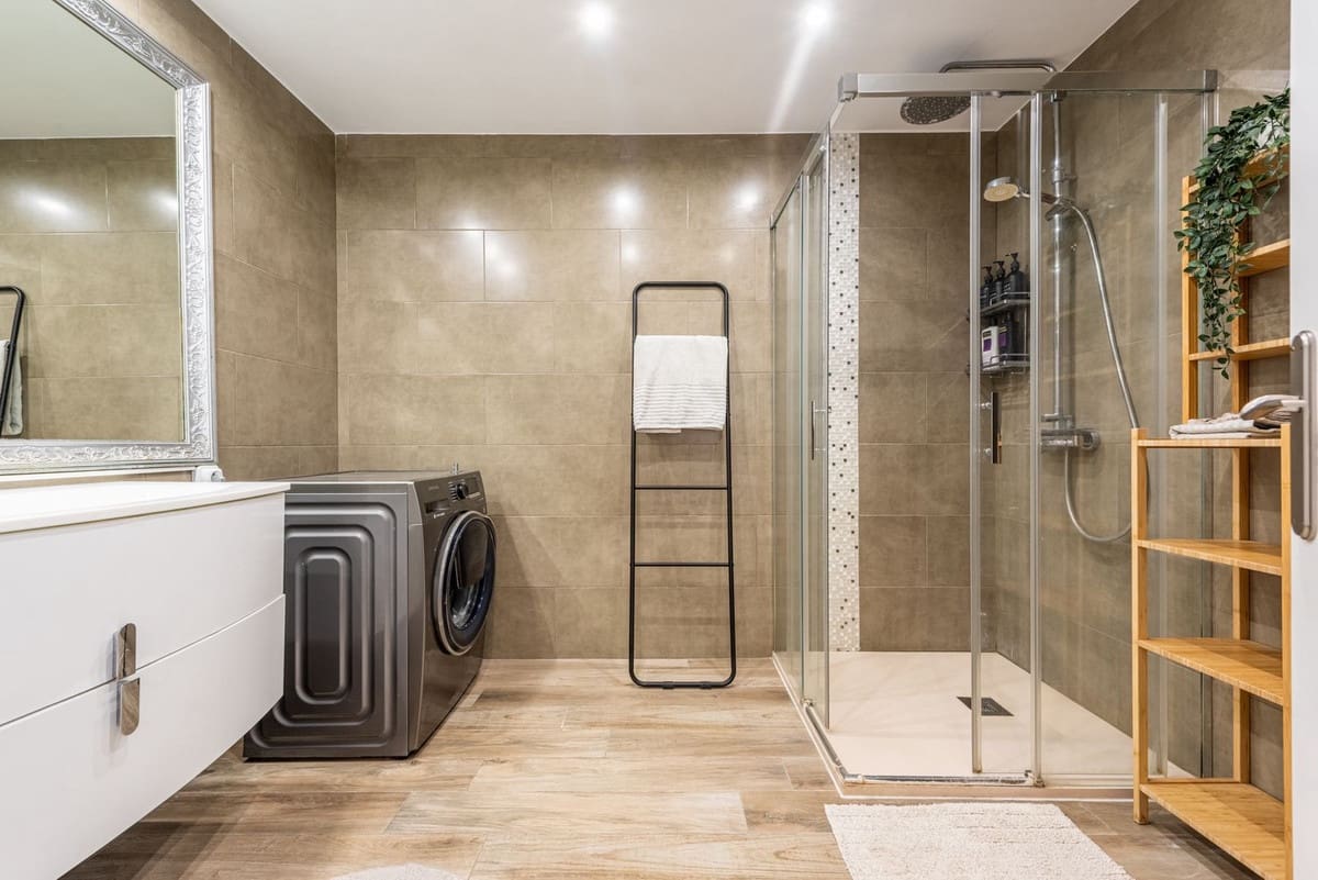 Apartamento de 2 habitaciones en Nueva Andalucia en venta con piscina garaje - 849.000 € (Ref: 9976571)
