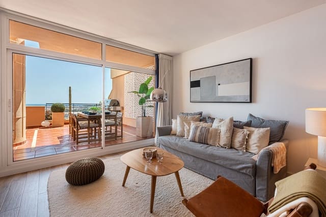 Apartamento de 2 habitaciones en Nueva Andalucia, Marbella en venta con piscina garaje - 849.000 € (Ref: 9976571)