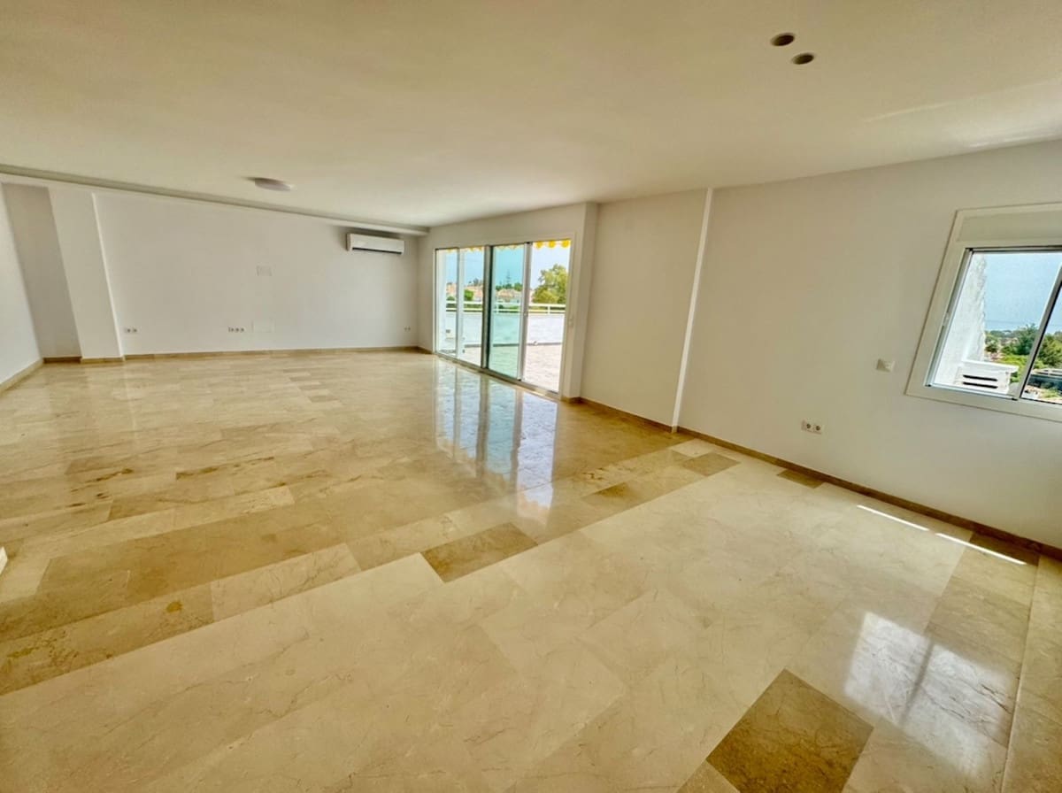 Apartamento de 3 habitaciones en Atalaya-Isdabe en venta con piscina - 698.000 € (Ref: 9977907)