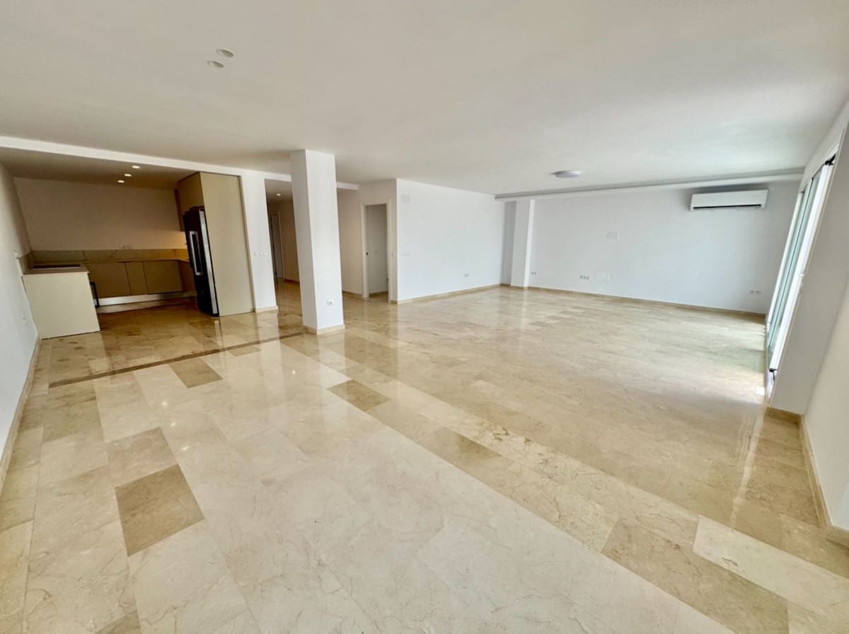 Apartamento de 3 habitaciones en Atalaya-Isdabe en venta con piscina - 698.000 € (Ref: 9977907)