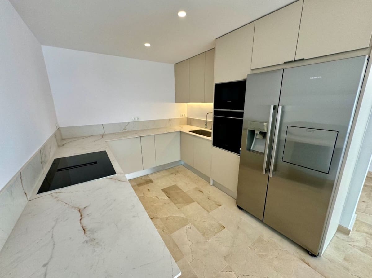 Apartamento de 3 habitaciones en Atalaya-Isdabe en venta con piscina - 698.000 € (Ref: 9977907)