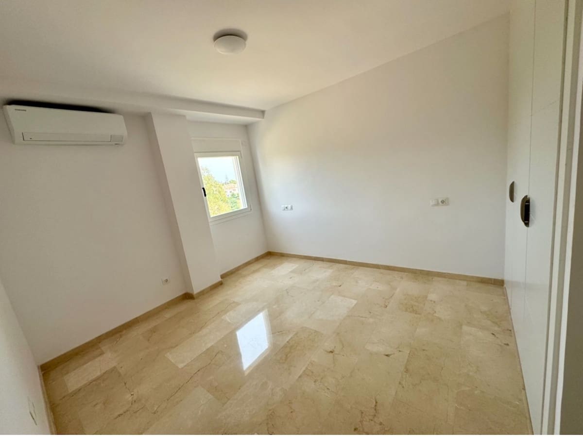 Apartamento de 3 habitaciones en Atalaya-Isdabe en venta con piscina - 698.000 € (Ref: 9977907)