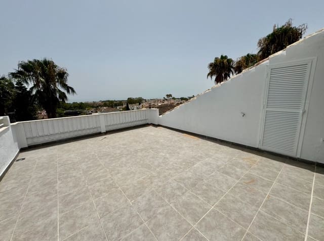 Apartamento de 3 habitaciones en Atalaya-Isdabe, Estepona en venta con piscina - 698.000 € (Ref: 9977907)