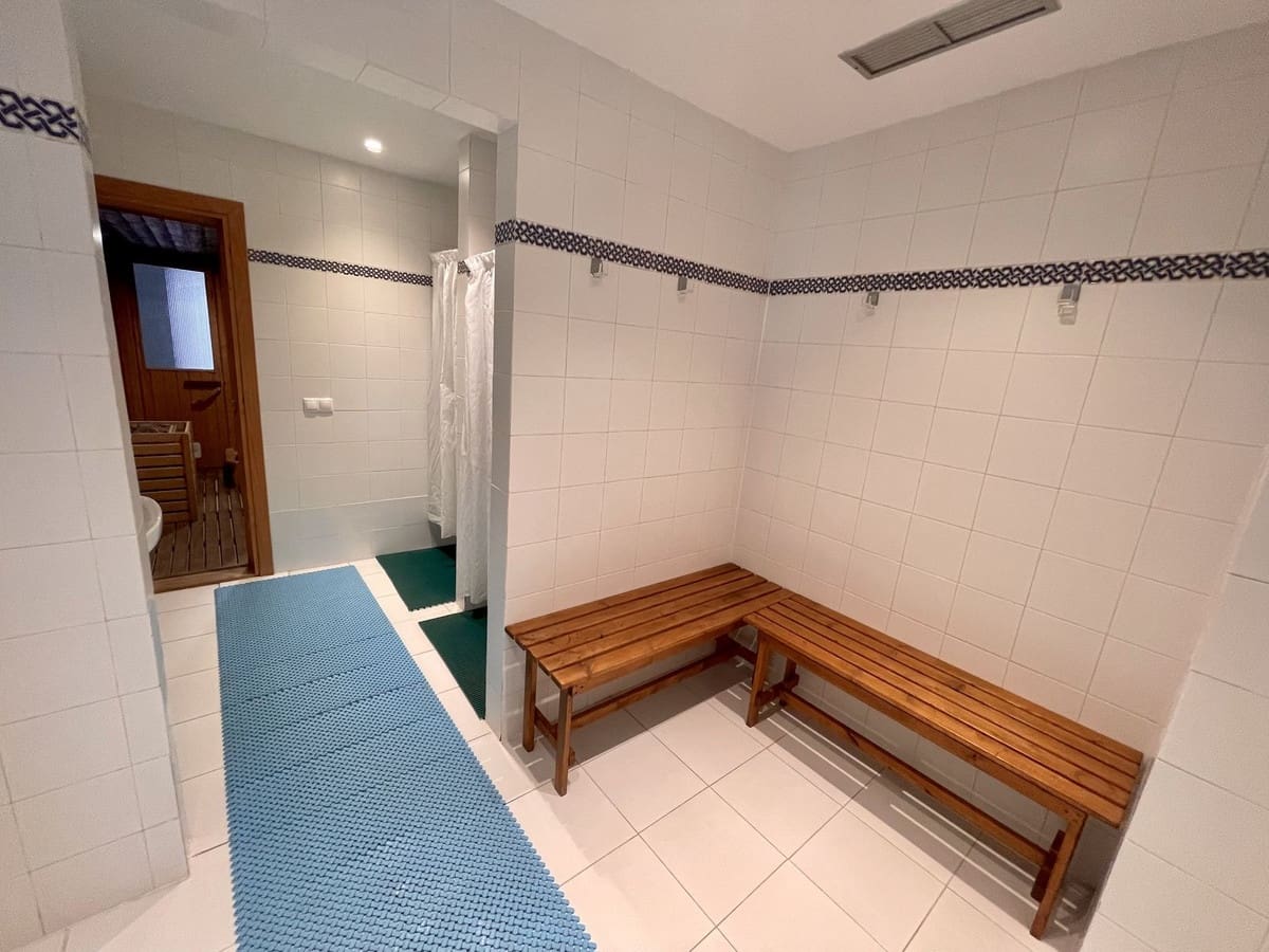 Apartamento de 3 habitaciones en Atalaya-Isdabe en venta con piscina - 698.000 € (Ref: 9977907)