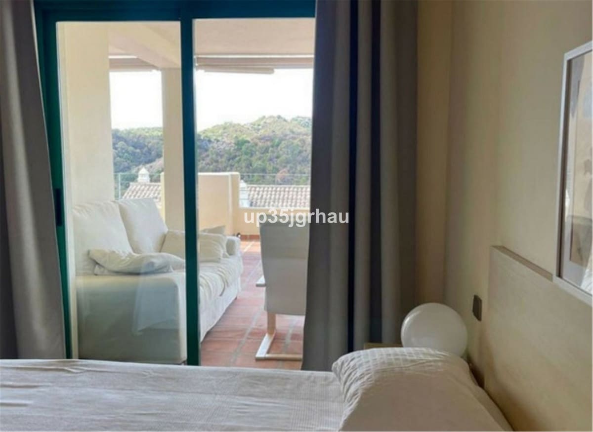 2 soverom Leilighet til salgs i New Golden Mile med svømmebasseng garasje - € 399 900 (Ref: 9977908)