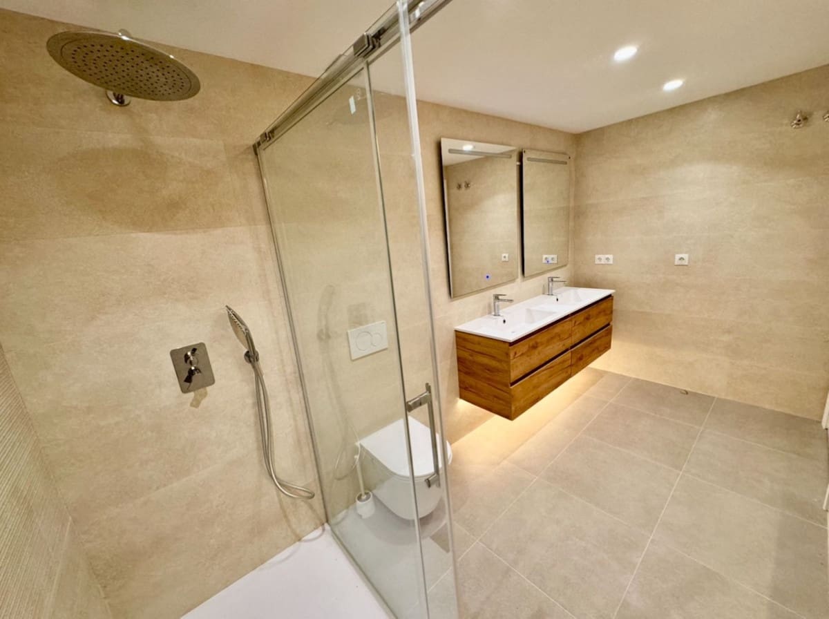 Apartamento de 2 habitaciones en Atalaya-Isdabe en venta con piscina - 378.000 € (Ref: 9981576)