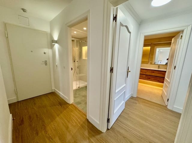 Apartamento de 2 habitaciones en Atalaya-Isdabe, Estepona en venta con piscina - 378.000 € (Ref: 9981576)