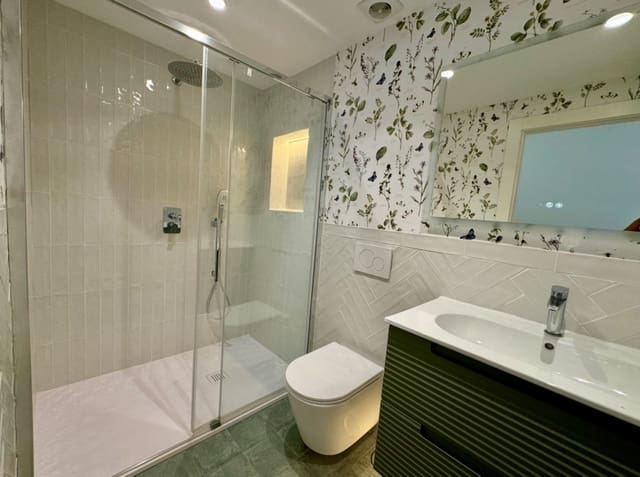 Apartamento de 2 habitaciones en Atalaya-Isdabe, Estepona en venta con piscina - 378.000 € (Ref: 9981576)