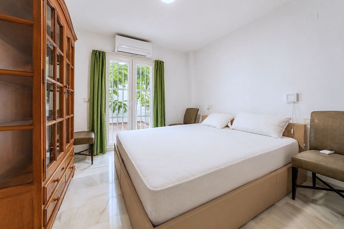 5 soverom Leilighet til salgs i Estepona - € 750 000 (Ref: 9981577)