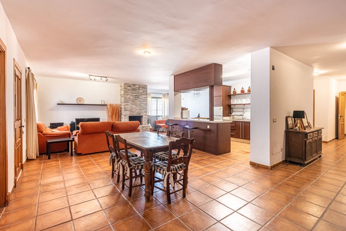 5 chambre Villa/Maison à vendre à Marbella avec piscine - 1 700 000 € (Ref: 9981578)