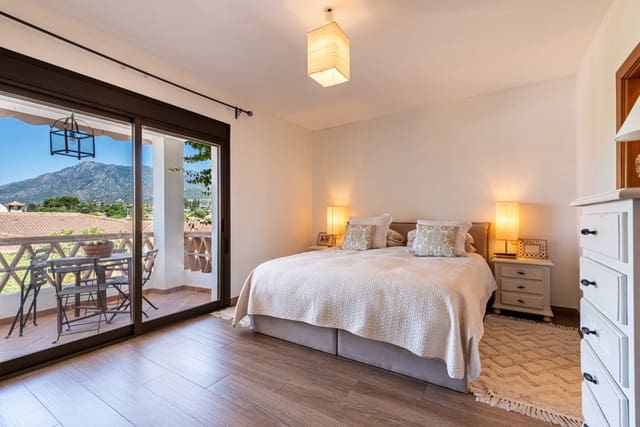 5 chambre Villa/Maison à vendre à Marbella avec piscine - 1 700 000 € (Ref: 9981578)