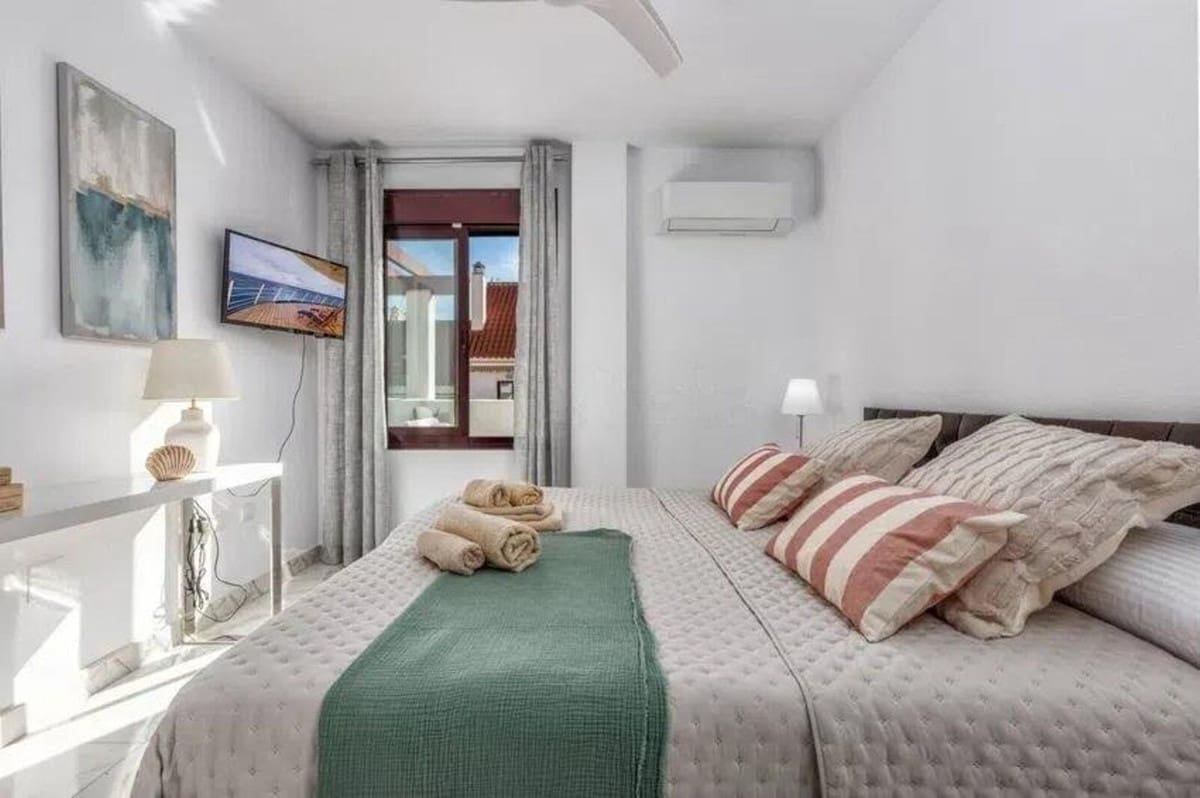 3 soveværelse Lejlighed til salg i Nueva Andalucia med swimmingpool - € 549.000 (Ref: 9981582)