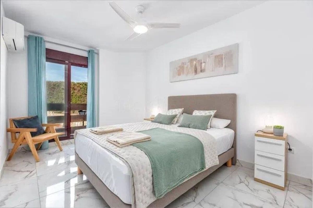 3 soveværelse Lejlighed til salg i Nueva Andalucia med swimmingpool - € 549.000 (Ref: 9981582)