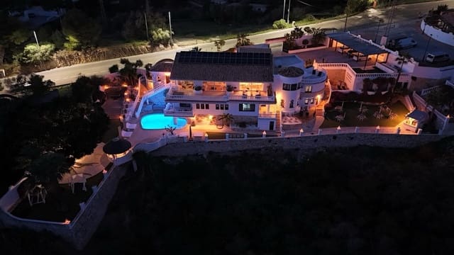 11 bedroom Villa for sale in Mijas with pool - € 3,500,000 (Ref: 9981583)