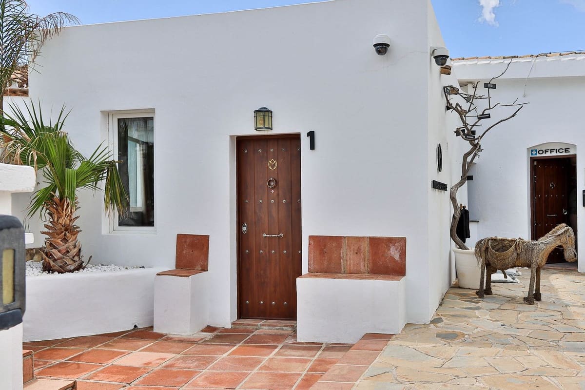 11 makuuhuone Huvila myytävänä paikassa Mijas mukana uima-altaan - 3 500 000 € (Ref: 9981583)