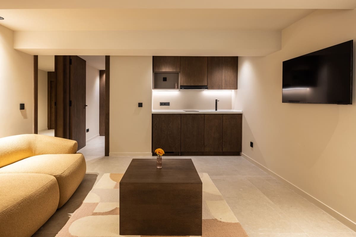 5 bedroom Villa for sale in Nueva Andalucia with pool - € 4,695,000 (Ref: 9981585)