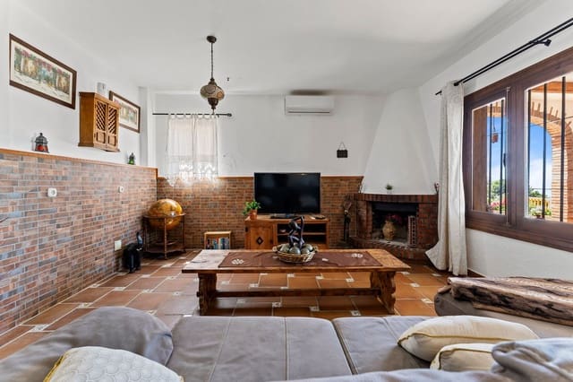 4 bedroom Villa for sale in Mijas with pool - € 725,000 (Ref: 9981586)