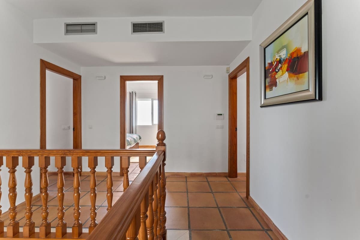 3 slaapkamer Villa te koop in Mijas met zwembad - € 1.460.000 (Ref: 9981587)