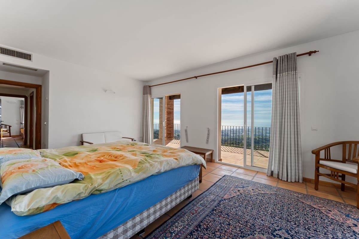 3 slaapkamer Villa te koop in Mijas met zwembad - € 1.460.000 (Ref: 9981587)