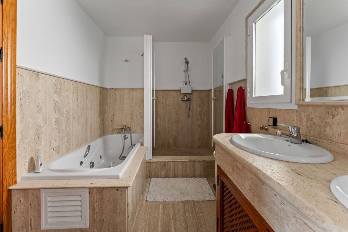 3 slaapkamer Villa te koop in Mijas met zwembad - € 1.460.000 (Ref: 9981587)
