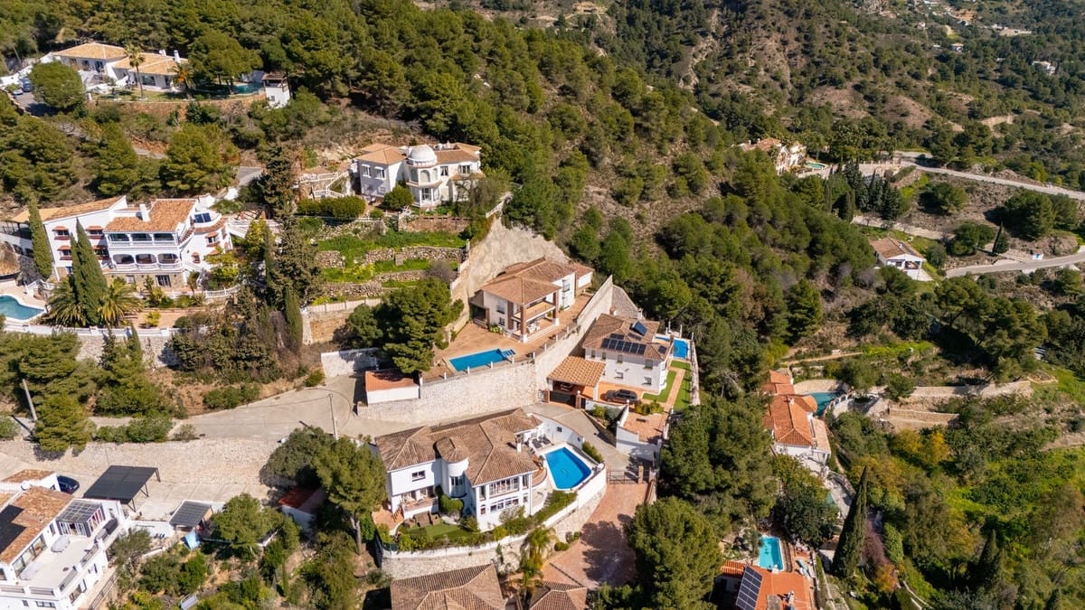 3 slaapkamer Villa te koop in Mijas met zwembad - € 1.460.000 (Ref: 9981587)