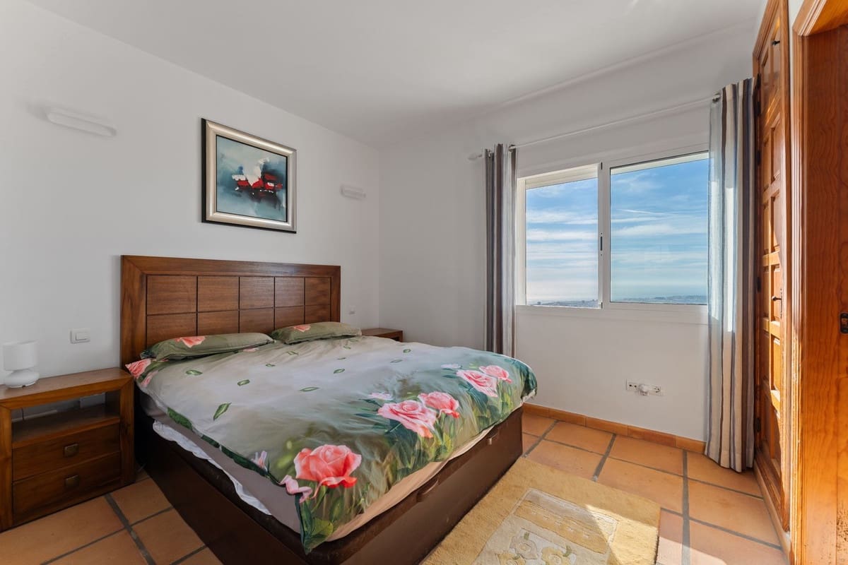 3 slaapkamer Villa te koop in Mijas met zwembad - € 1.460.000 (Ref: 9981587)
