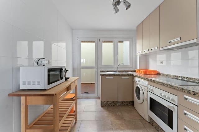 2 slaapkamer Appartement te koop in Benalmádena met zwembad - € 540.000 (Ref: 9981589)