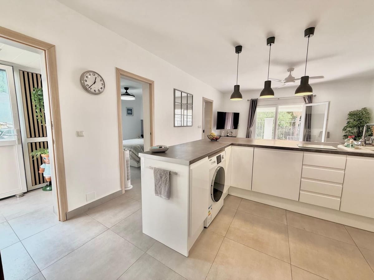 3 soverom Kjedet enebolig til salgs i Benalmadena med svømmebasseng - € 625 000 (Ref: 9983295)