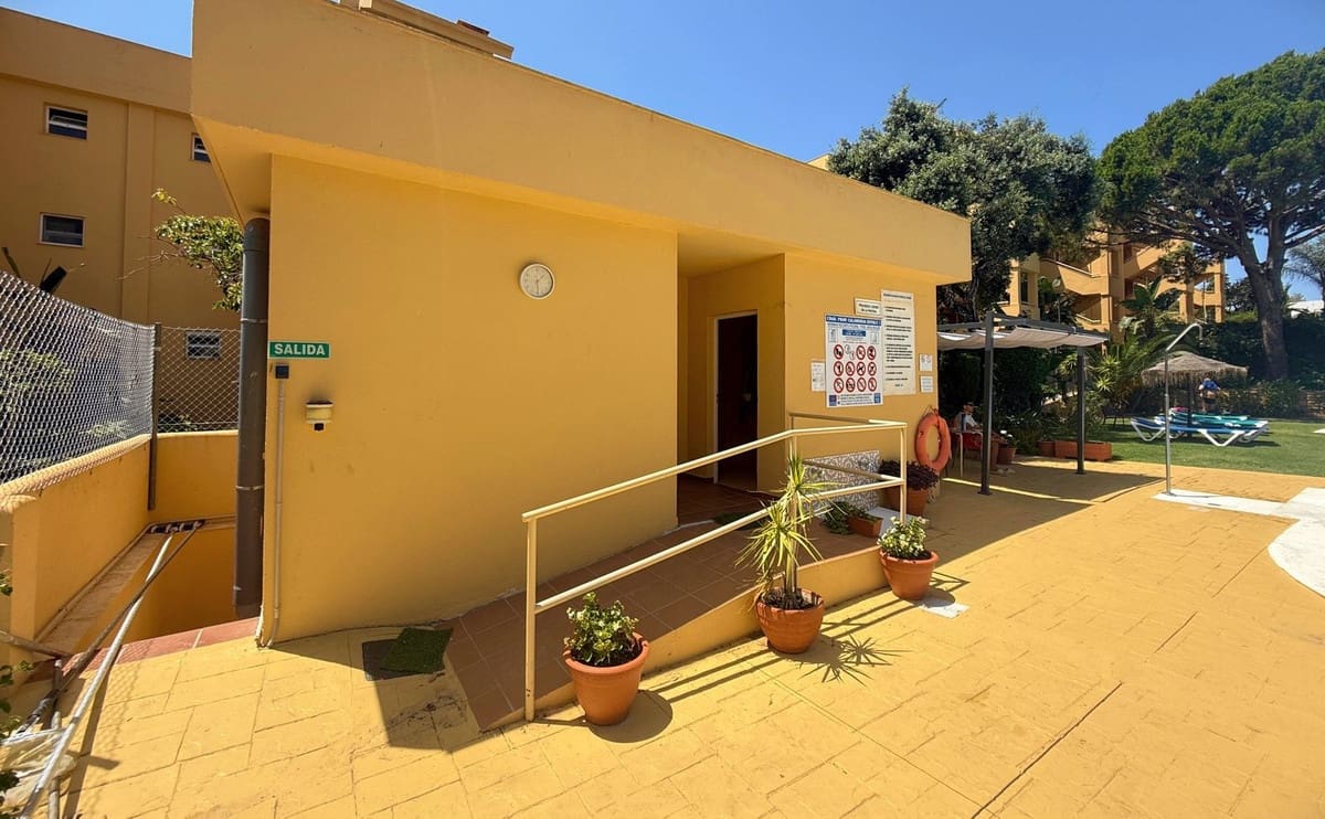 2 sypialnia Apartament na sprzedaż w Calahonda z basenem - 220 000 € (Ref: 9983296)